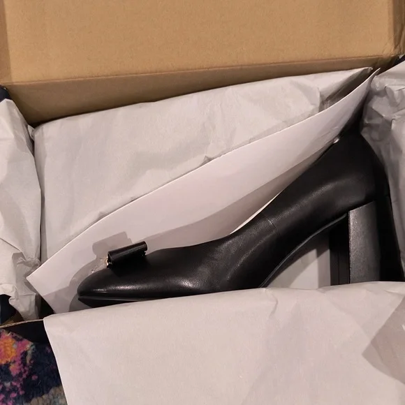 Cole Haan Emory Bow Pump Black Leather 3 inch - Picture 5 of 10